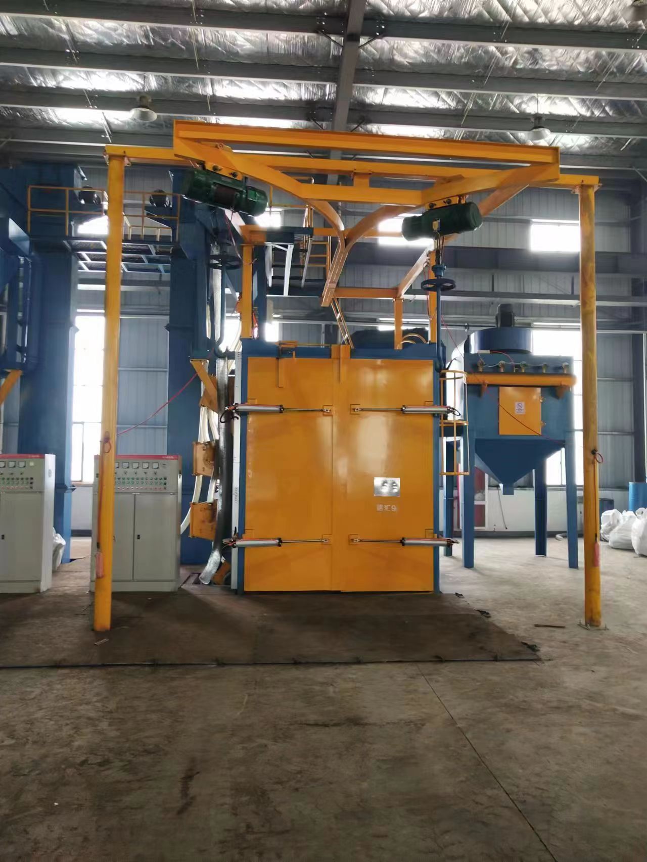 Q376雙吊鉤式拋丸機(jī)